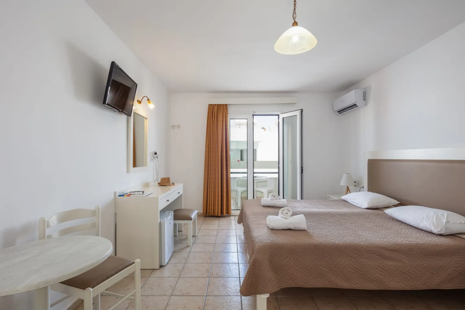 Koni Village Hotel, Malia, Grčka — Standard Room with Garden View