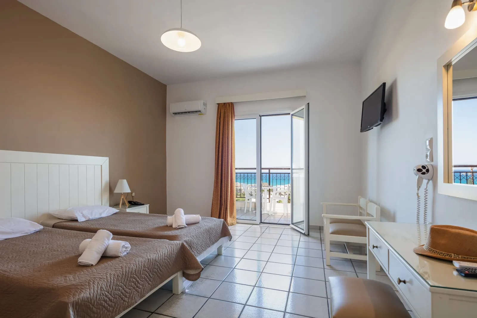 Koni Village Hotel, Malia, Grčka — Triple Room with Sea View