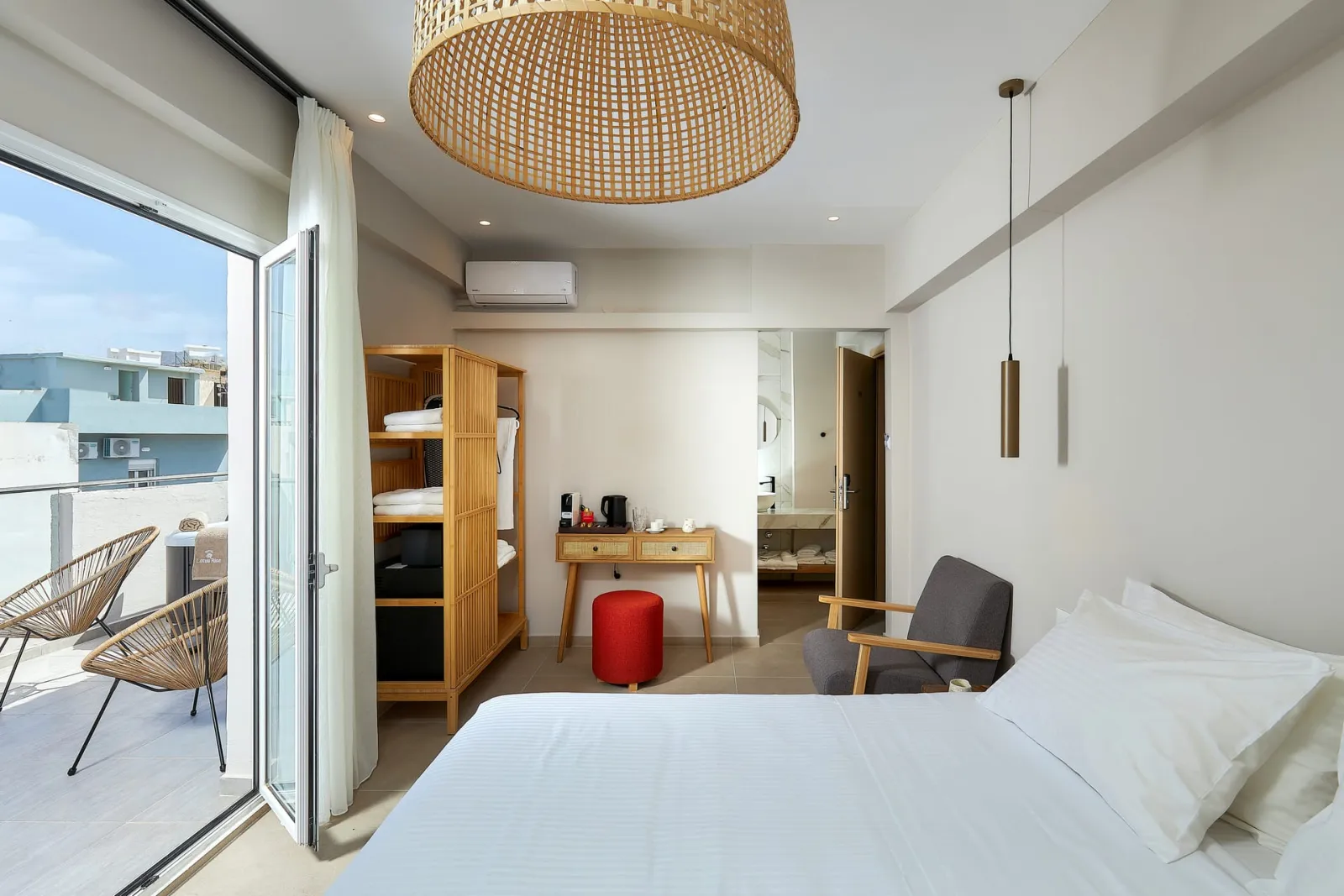 Lotus Rise Hotel, Hersonisos, Grčka — Deluxe Double Room with Jacuzzi