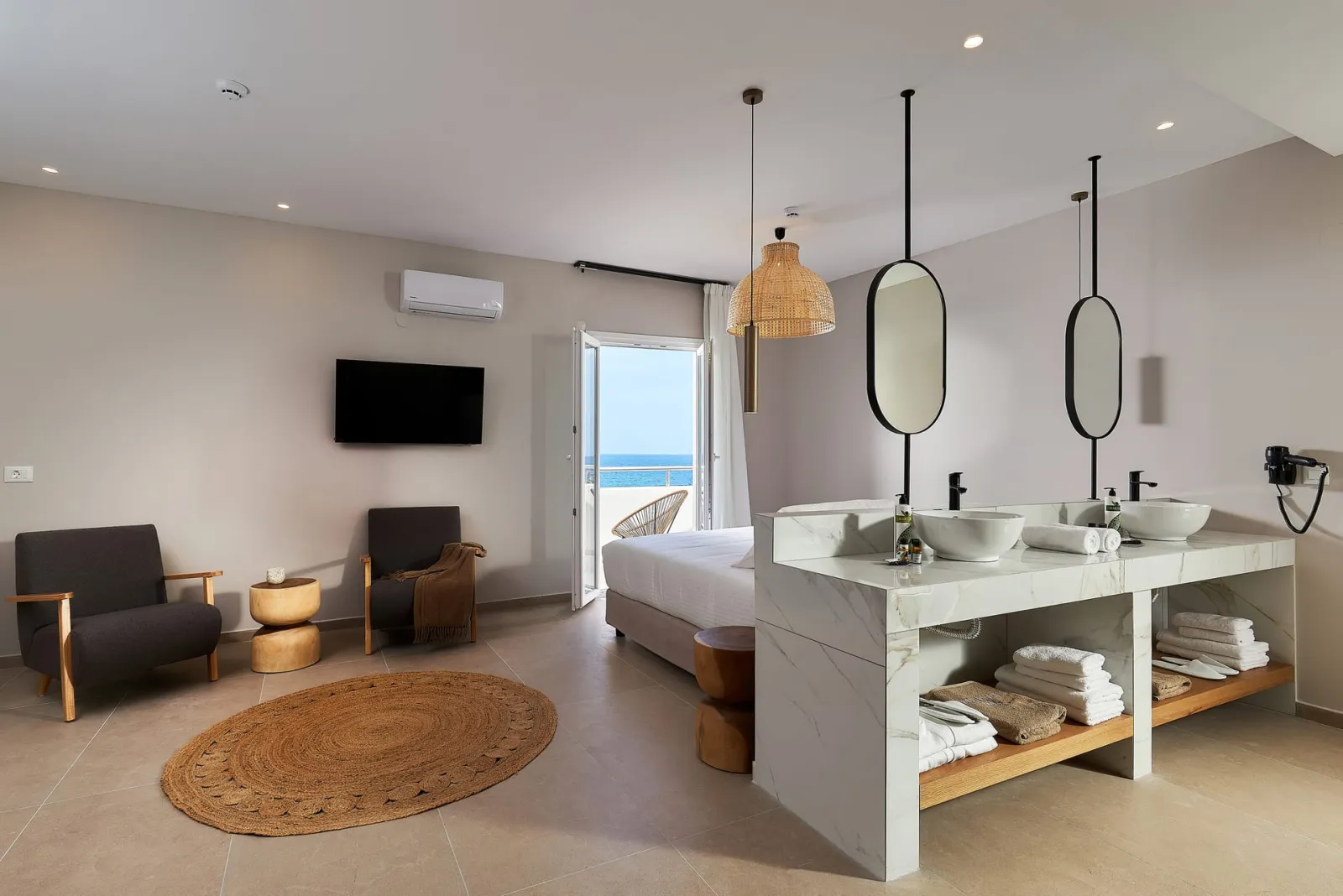 Lotus Rise Hotel, Hersonisos, Grčka — Executive Suite with Jacuzzi