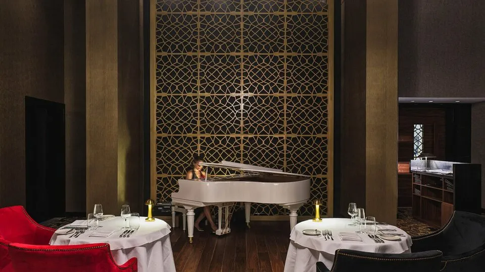 AMANTI HOTEL
