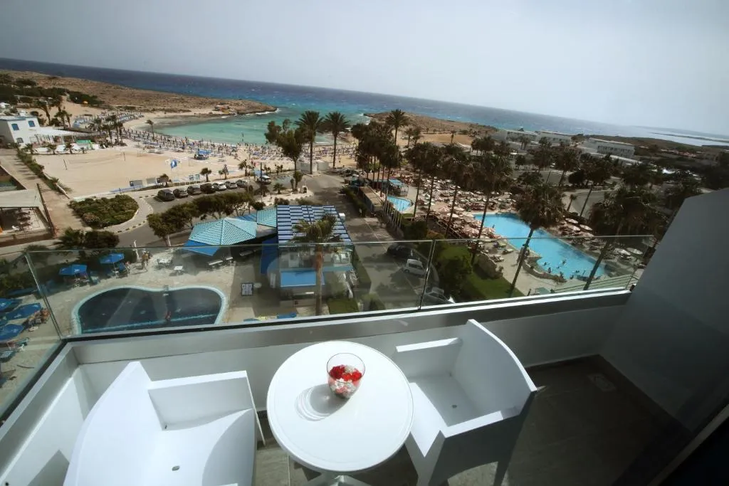 ANONYMOUS BEACH HOTEL