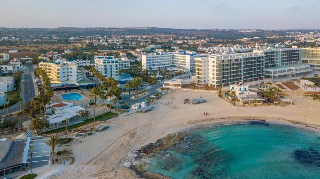 ANONYMOUS BEACH HOTEL