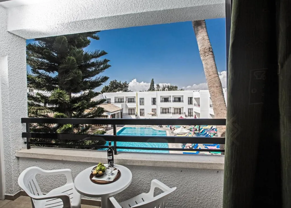 ANTHEA HOTEL APTS
