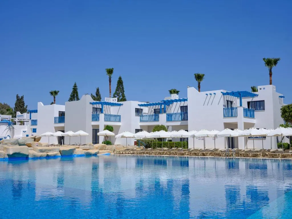 Atlantica Callisto – pogled na hotel i otvoreni bazen