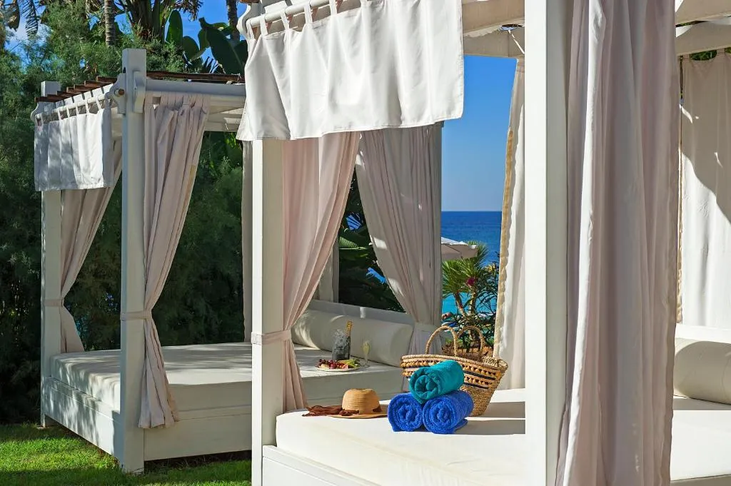 GRECIAN SANDS HOTEL