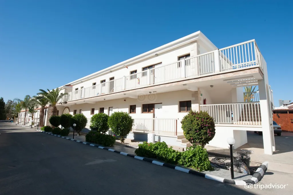 LOUTSIANA HOTEL APTS