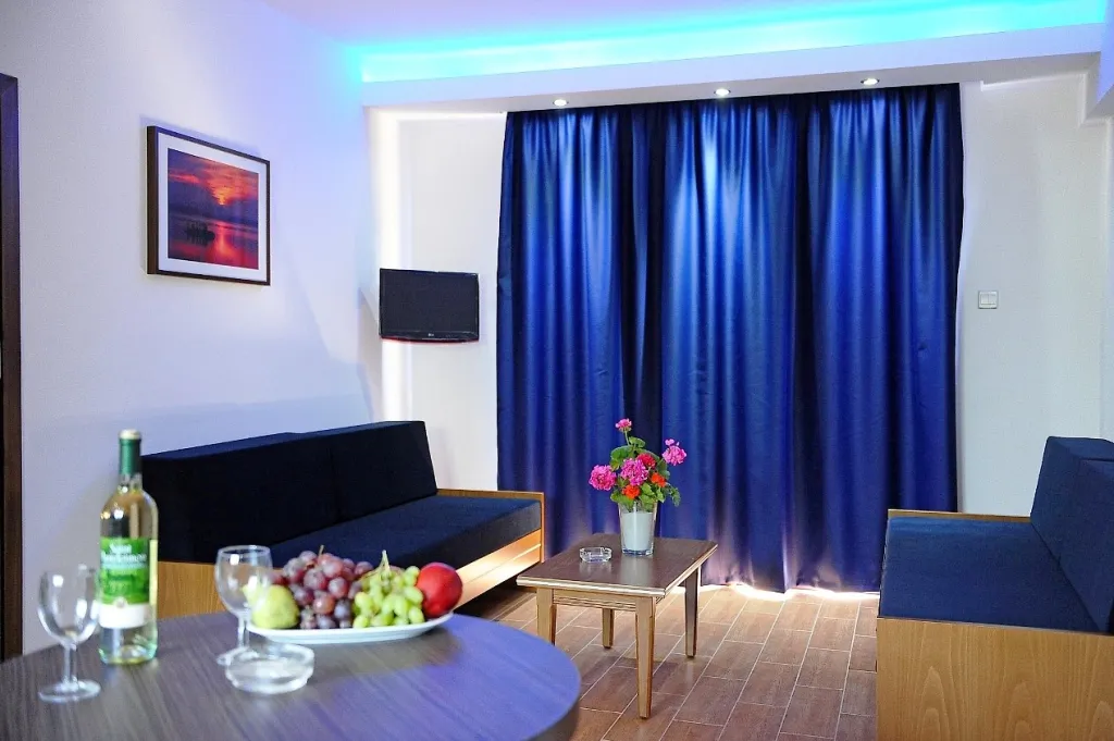 LOUTSIANA HOTEL APTS