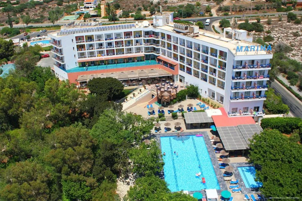 MARINA HOTEL, Aja Napa