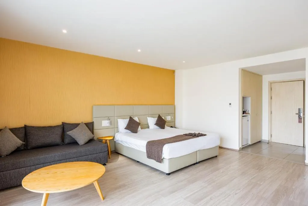 MELPO-ANTIA HOTEL AND SUITES