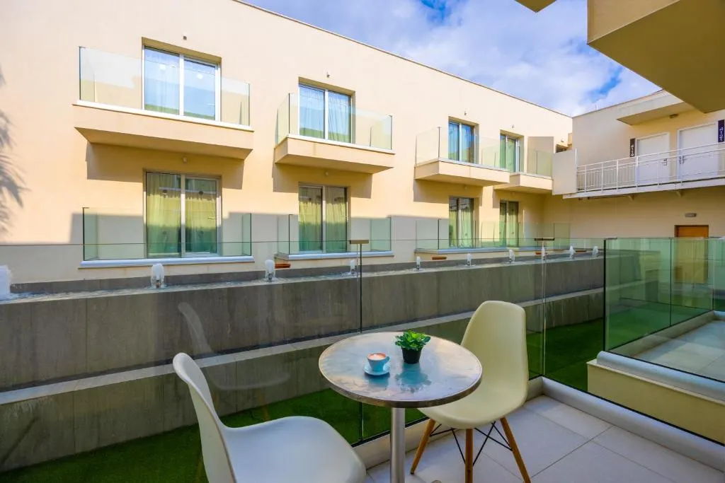 MELPO-ANTIA HOTEL AND SUITES