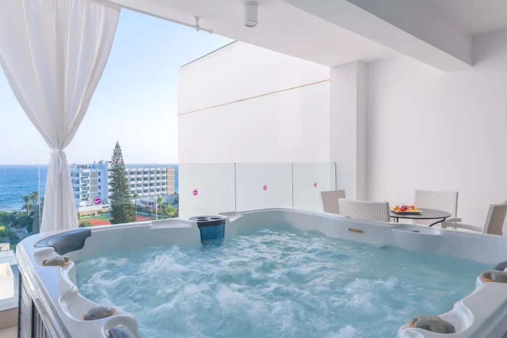 NAPA MERMAID HOTEL AND SUITES