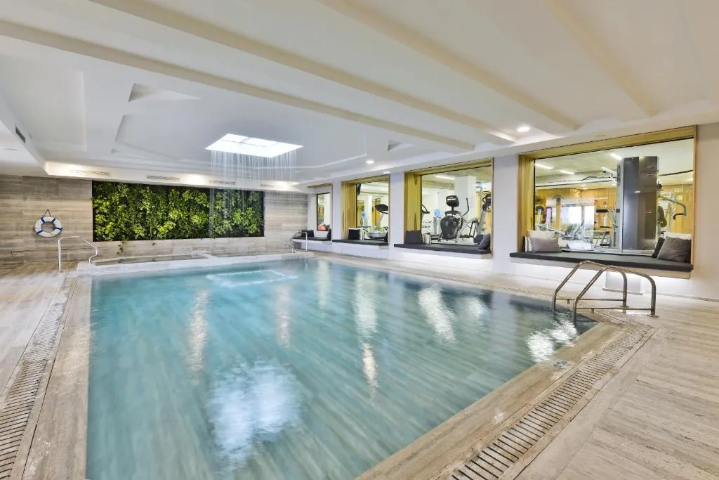 NAPA MERMAID HOTEL AND SUITES