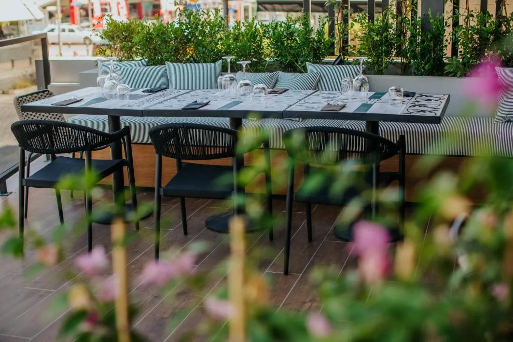 NAPA PLAZA HOTEL