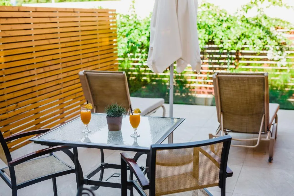 NAPA PLAZA HOTEL