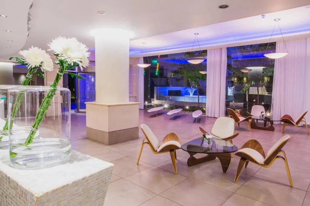 NAPA PLAZA HOTEL