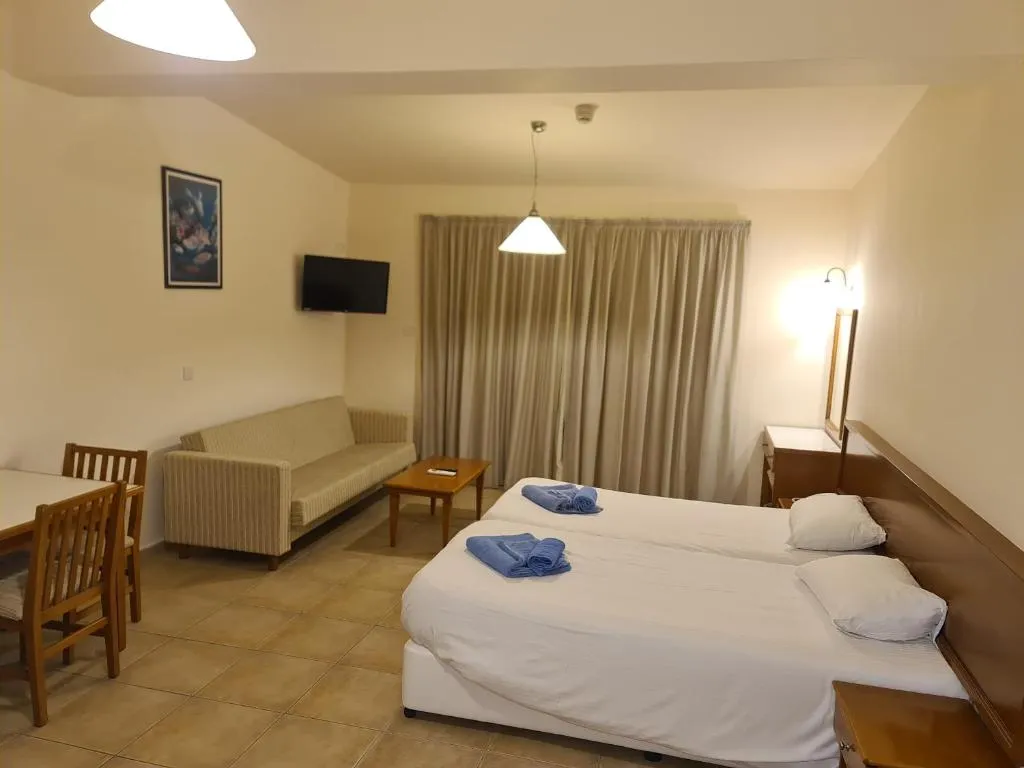NISSIANA HOTEL AND BUNGALOWS