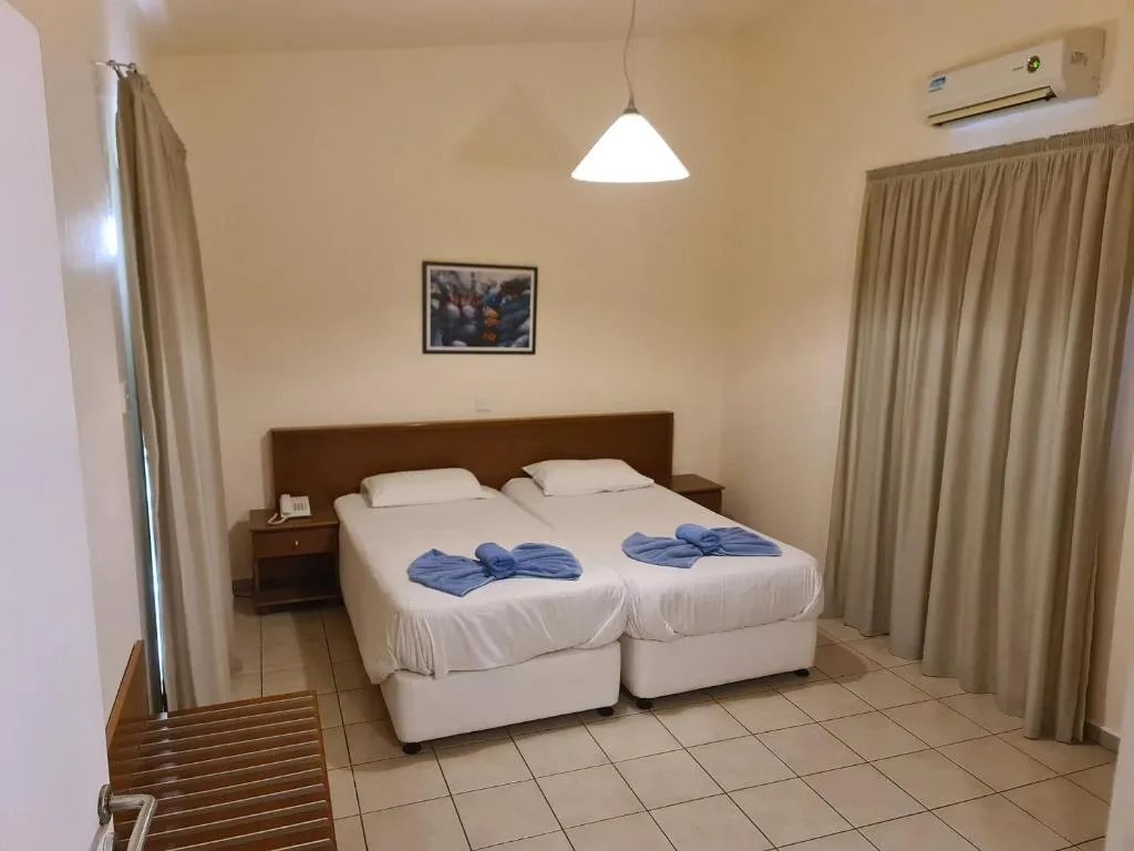 NISSIANA HOTEL AND BUNGALOWS