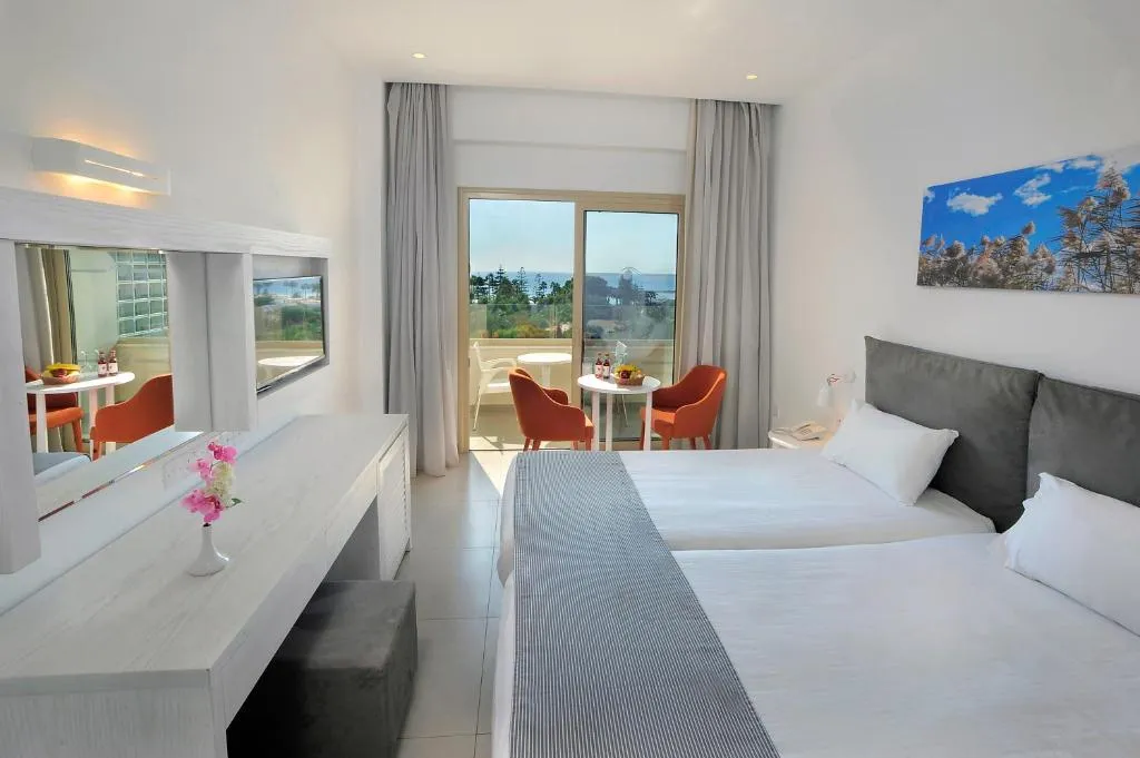NISSIANA HOTEL AND BUNGALOWS