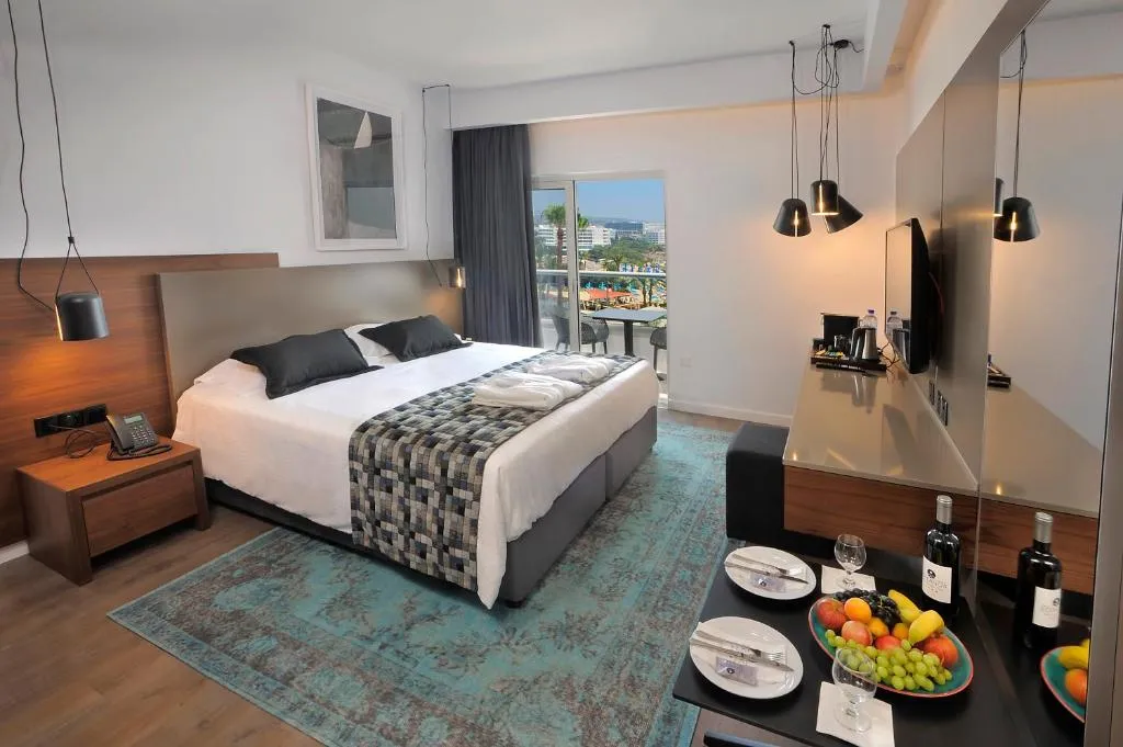 OKEANOS BEACH BOUTIQUE HOTEL