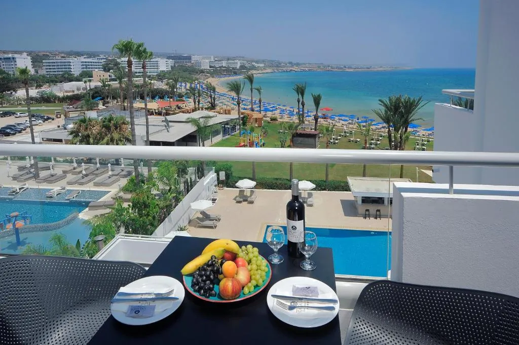 OKEANOS BEACH BOUTIQUE HOTEL