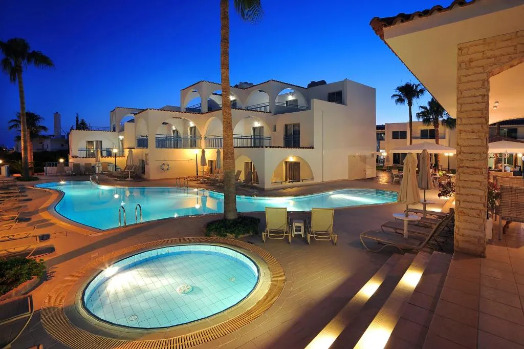PETROSANA HOTEL APTS, Aja Napa