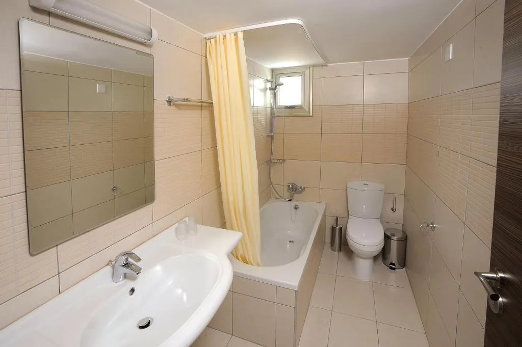 PETROSANA HOTEL APTS