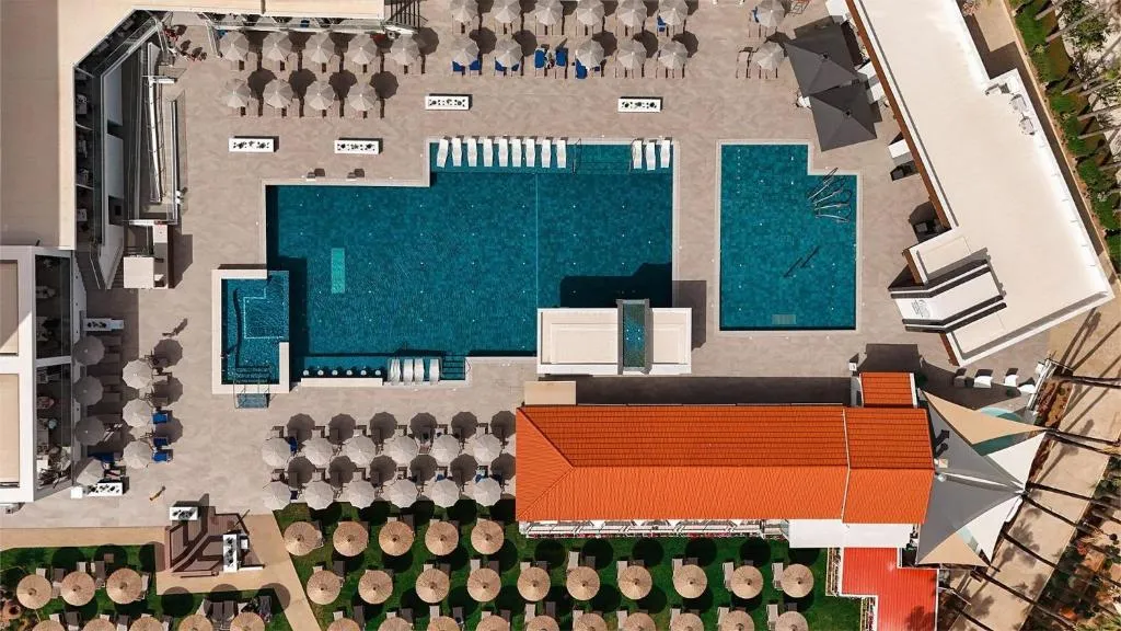 CAVO MARIS BEACH HOTEL
