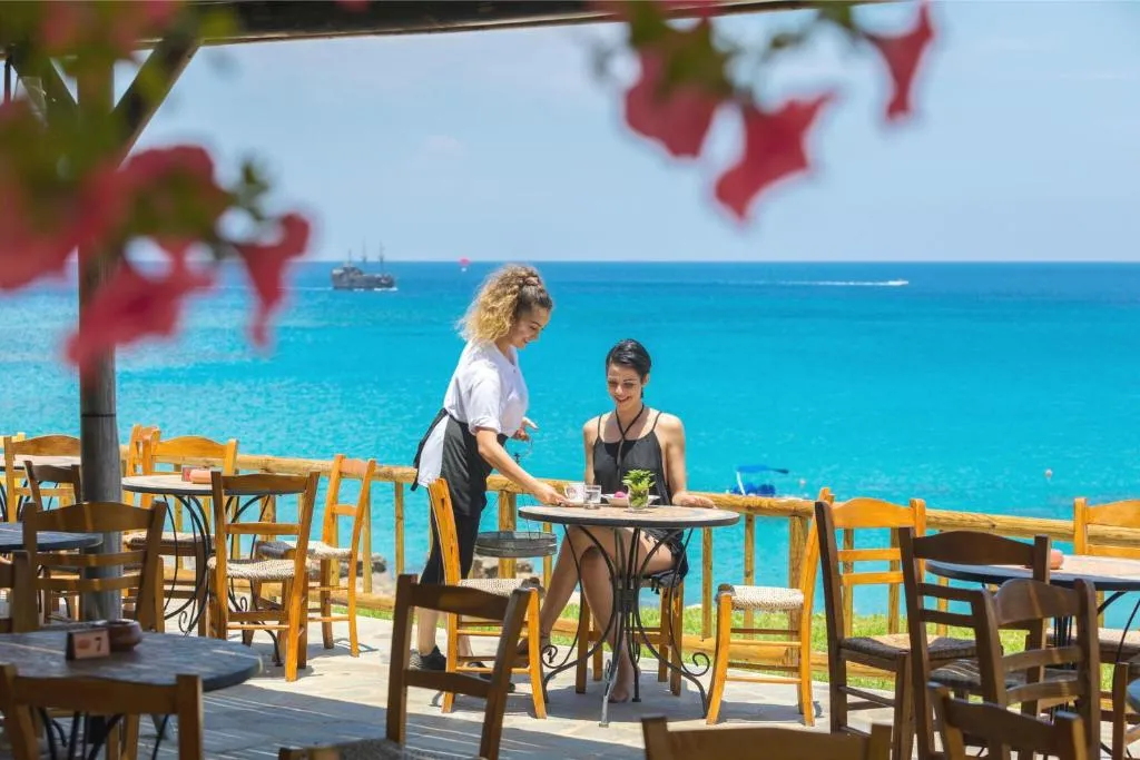 CAVO MARIS BEACH HOTEL