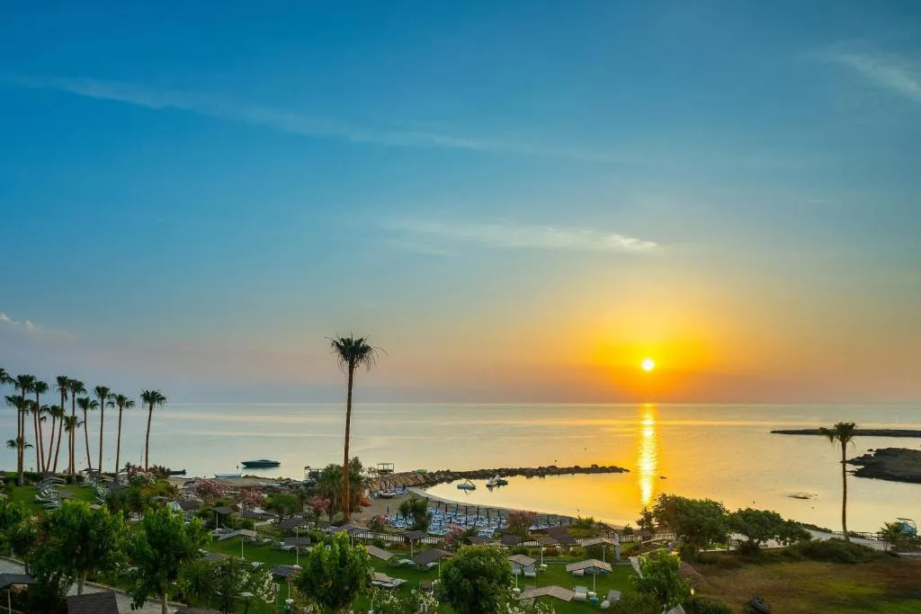 CAVO MARIS BEACH HOTEL