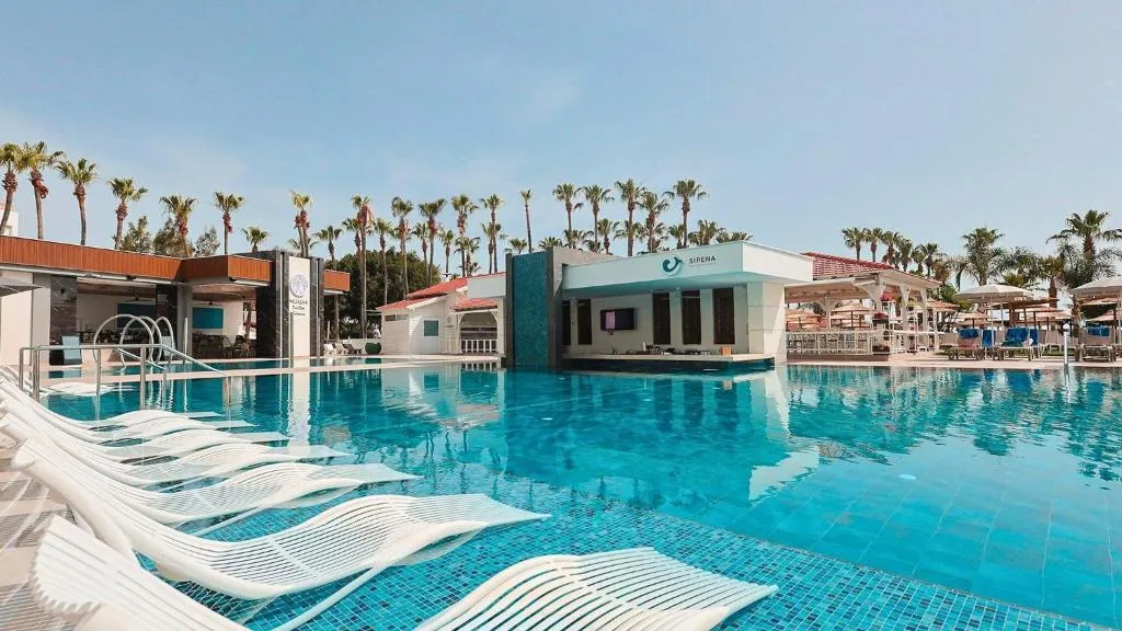 CAVO MARIS BEACH HOTEL