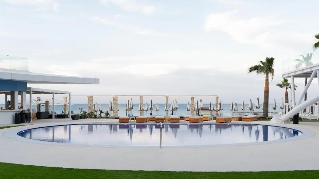 FLAMINGO PARADISE BEACH HOTEL