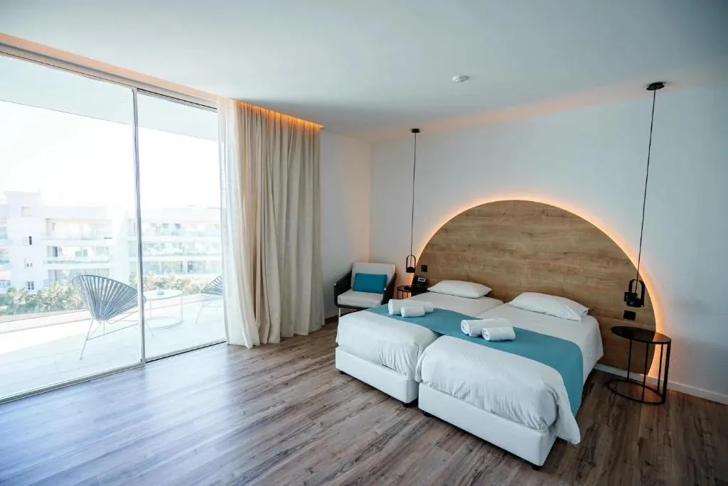 FLAMINGO PARADISE BEACH HOTEL