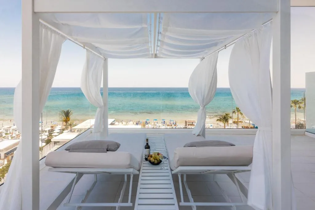 FLAMINGO PARADISE BEACH HOTEL