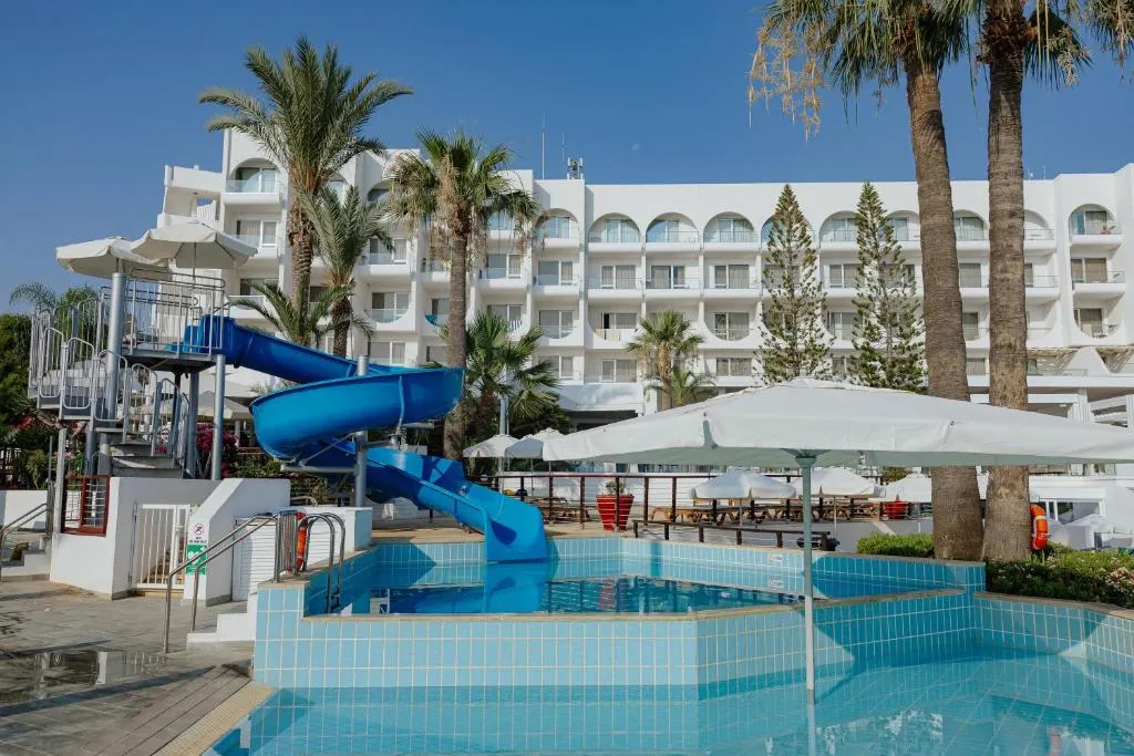 GOLDEN COAST BEACH HOTEL