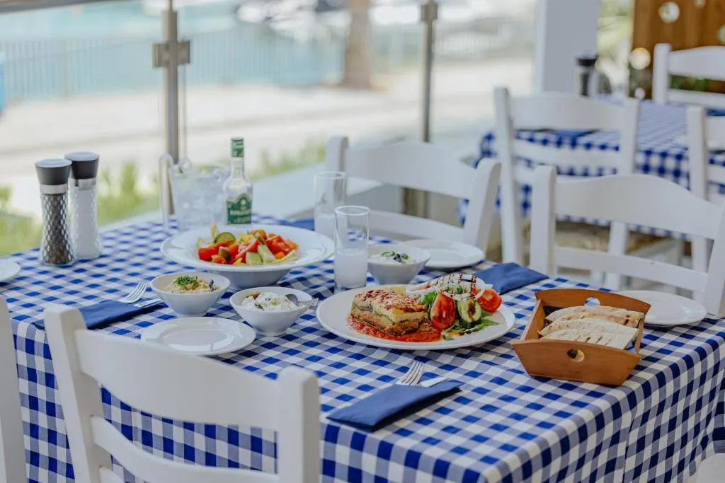 GOLDEN COAST BEACH HOTEL