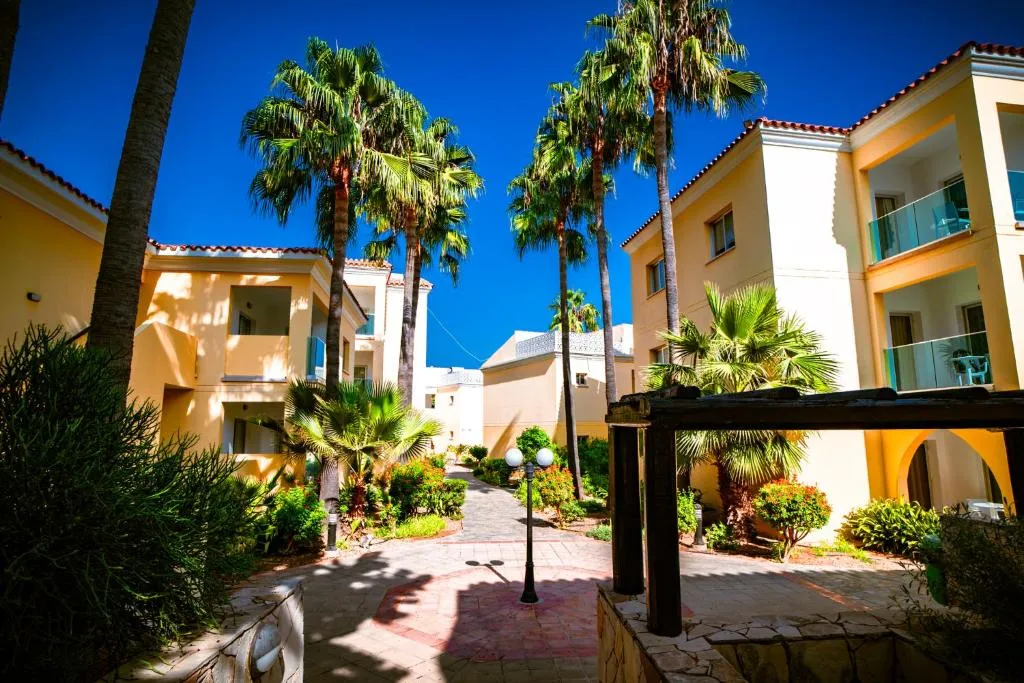 MALAMA BEACH HOLIDAY VILLAGE