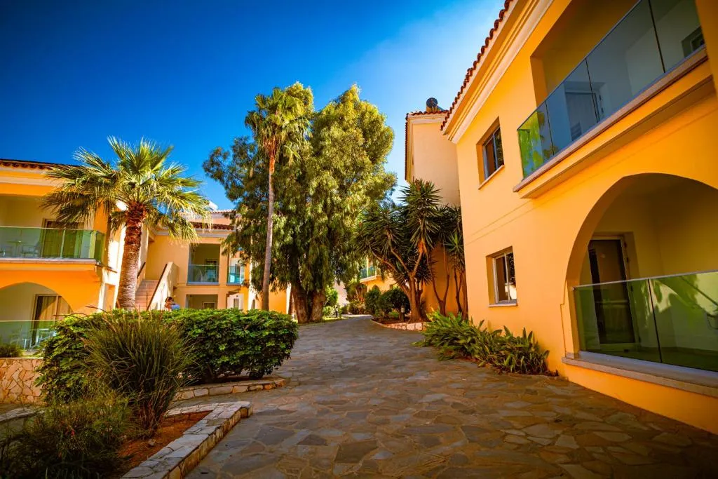 MALAMA BEACH HOLIDAY VILLAGE
