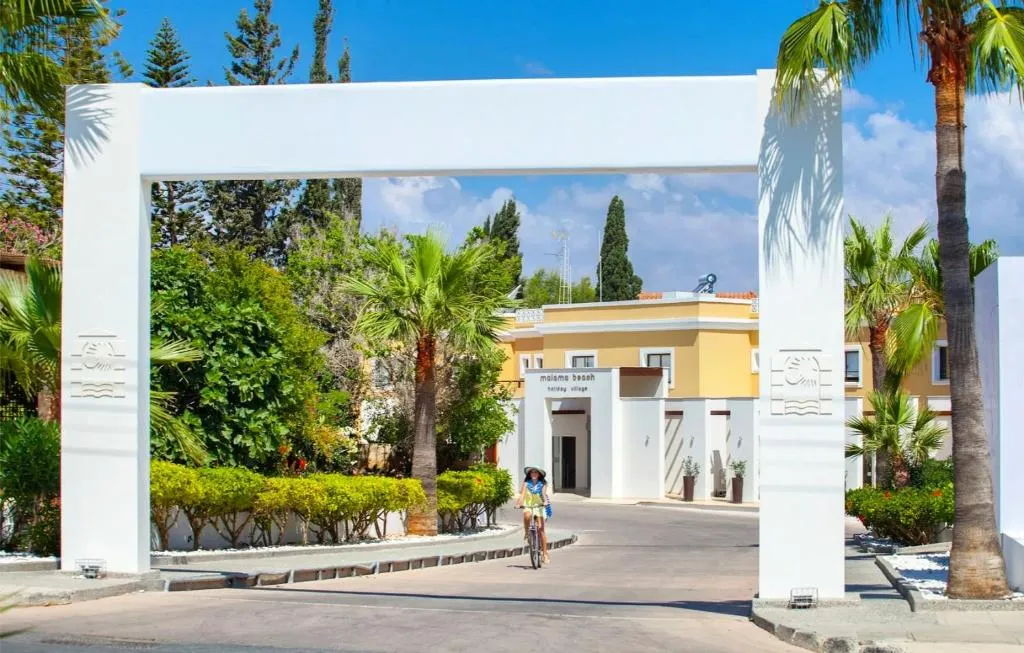 MALAMA BEACH HOLIDAY VILLAGE