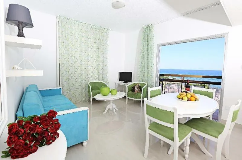 MARLITA BEACH HOTEL APTS