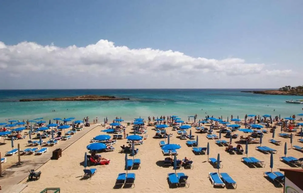 SILVER SANDS