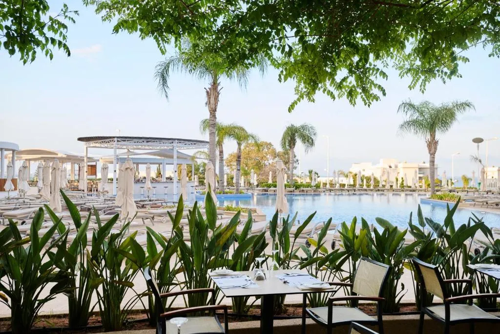 SUNRISE OASIS AND WATERPARK