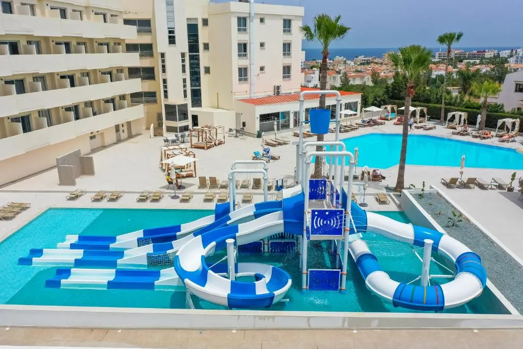 TOXOTIS HOTEL