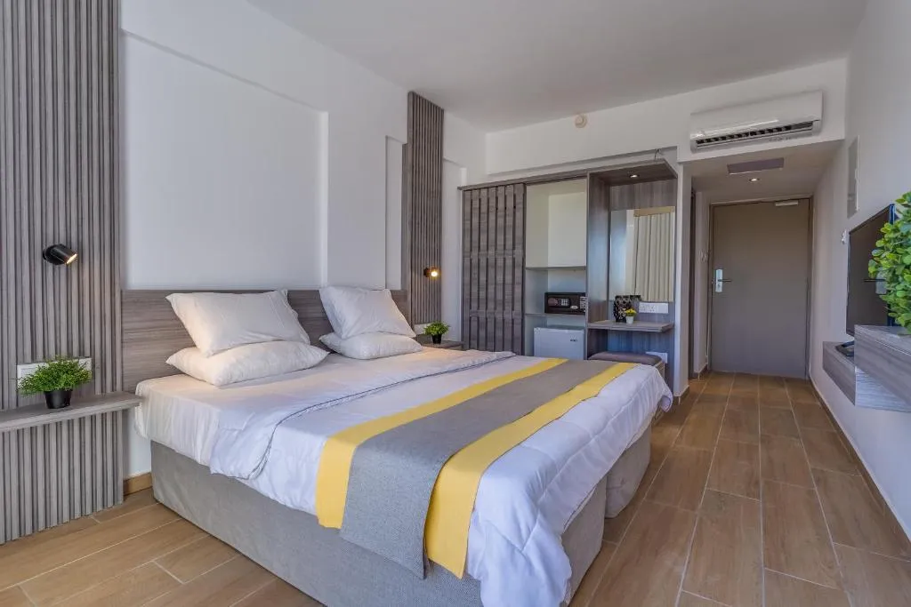 TOXOTIS HOTEL