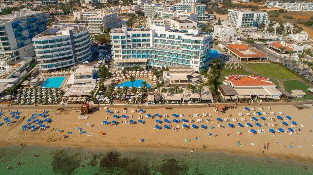 Vrissaki Beach Hotel