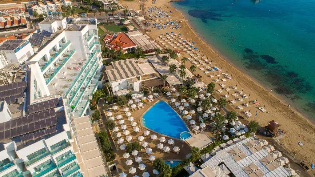 Vrissaki Beach Hotel