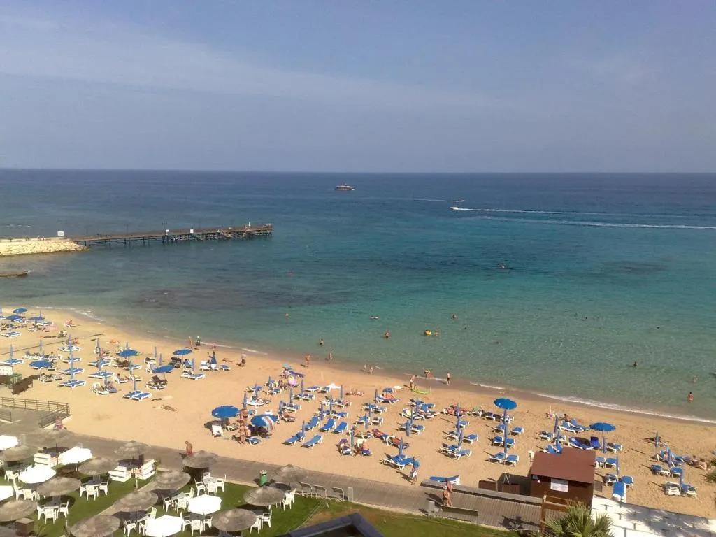 Vrissaki Beach Hotel