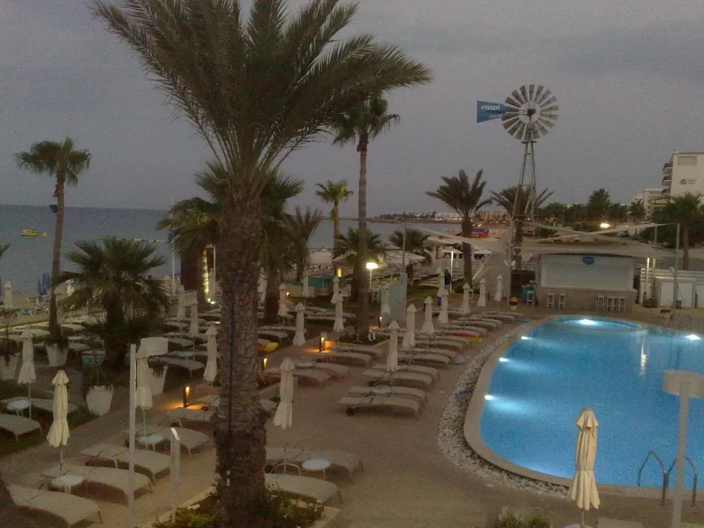Vrissaki Beach Hotel