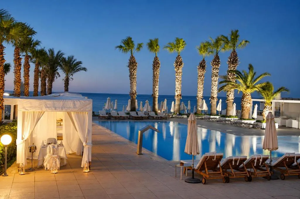 VRISSIANA BEACH HOTEL