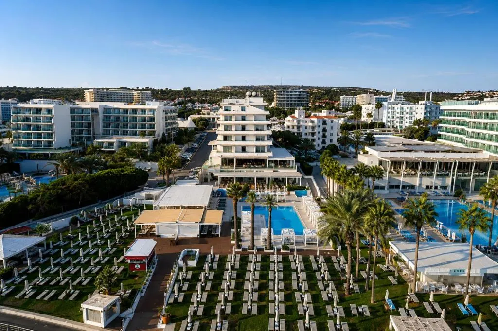 VRISSIANA BEACH HOTEL